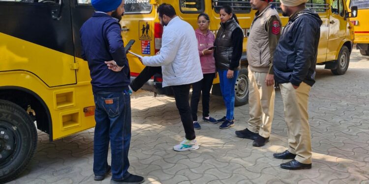 ਵਿਦਿਆਰਥੀਆਂ ਦੀ ਸਕੂਲਾਂ ‘ਚ ਸੁਰੱਖਿਅਤ ਆਵਾਜਾਈ ਯਕੀਨੀ ਬਣਾਈ ਜਾਵੇ-ਡਿਪਟੀ ਕਮਿਸ਼ਨਰ