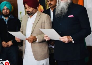 ਸਪੀਕਰ ਸੰਧਵਾਂ ਨੇ ਕੁਲਦੀਪ ਸਿੰਘ ਕਾਲ਼ਾ ਢਿੱਲੋਂ ਨੂੰ ਵਿਧਾਇਕ ਵਜੋਂ ਚੁਕਾਈ ਸਹੁੰ