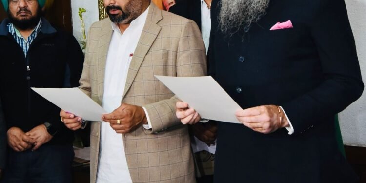 ਸਪੀਕਰ ਸੰਧਵਾਂ ਨੇ ਕੁਲਦੀਪ ਸਿੰਘ ਕਾਲ਼ਾ ਢਿੱਲੋਂ ਨੂੰ ਵਿਧਾਇਕ ਵਜੋਂ ਚੁਕਾਈ ਸਹੁੰ