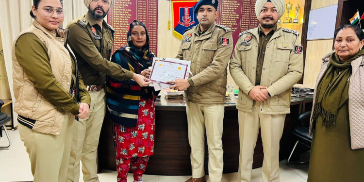 ਕੇਂਦਰੀ ਜੇਲ੍ਹ ਪਟਿਆਲਾ ਦੀ ਅੰਡਰਟ੍ਰਾਇਲ ਮਹਿਲਾ ਬੰਦੀ ਸੋਨੀਆ ਨੂੰ ਮਿਲਿਆ ‘ਤਿਨਕਾ-ਤਿਨਕਾ ਬੰਦਨੀ ਅਵਾਰਡ 2024’ ਦਾ ਵਕਾਰੀ ਸਨਮਾਨ-ਵਰੁਣ ਸ਼ਰਮਾ