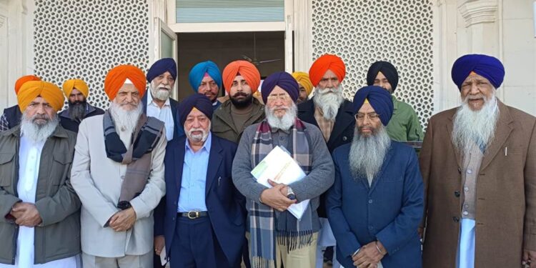 ਅਕਾਲੀ ਦਲ ਸੰਵਿਧਾਨ ਦੇ ਅਨੁਸਾਰ ਸ੍ਰੀ ਅਕਾਲ ਤਖ਼ਤ ਦੇ ਆਦੇਸ਼ਾਂ ਨੂੰ ਮੰਨਿਆ ਜਾਵੇਗਾ