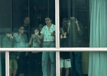 ਸੰਯੁਕਤ ਰਾਜ ਤੋਂ 299 ਡਿਪੋਰਟੀ ਇਸ ਸਮੇਂ ਪਨਾਮਾ ਦੇ ਇੱਕ ਹੋਟਲ ਵਿੱਚ ਰੱਖੇ ਗਏ ਹਨ।