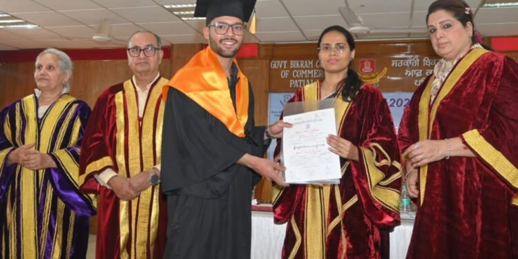 ਸਰਕਾਰੀ ਬਿਕਰਮ ਕਾਲਜ ਆਫ਼ ਕਾਮਰਸ ਵਿਖੇ ਕਨਵੋਕੇਸ਼ਨ ਹੋਈ