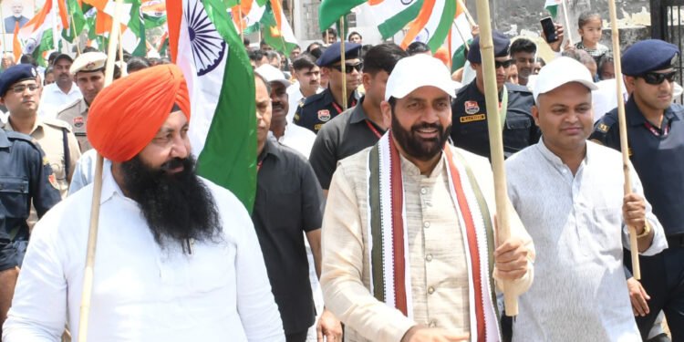 ਦੇਸ਼ ਦੇ ਬਹਾਦਰ ਸੈਨਿਕਾਂ ਨੇ ਹਿੰਮਤ, ਲਗਨ ਅਤੇ ਅਨੁਸ਼ਾਸਨ ਨਾਲ ‘ਆਪ੍ਰੇਸ਼ਨ ਸਿੰਦੂਰ’ ਨੂੰ ਅੰਜਾਮ ਦਿੱਤਾ: ਮੁੱਖ ਮੰਤਰੀ