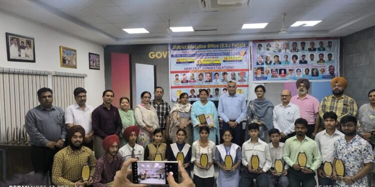 ਜੇਈਈ ਮੇਨਜ਼ 2025 ’ਚ ਸਰਕਾਰੀ ਸਕੂਲਾਂ ਦੇ ਵਿਦਿਆਰਥੀਆਂ ਦੀ ਕਾਮਯਾਬੀ ’ਤੇ ਸਨਮਾਨ ਸਮਾਰੋਹ