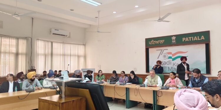 ਡਾ. ਬਲਬੀਰ ਸਿੰਘ ਨੇ ਪਿੰਡ ਪੱਧਰ ਦੀਆਂ ਸਮੱਸਿਆਵਾਂ ਹੱਲ ਕਰਨ ਲਈ ਜਾਰੀ ਕੀਤੇ ਸਖ਼ਤ ਨਿਰਦੇਸ਼